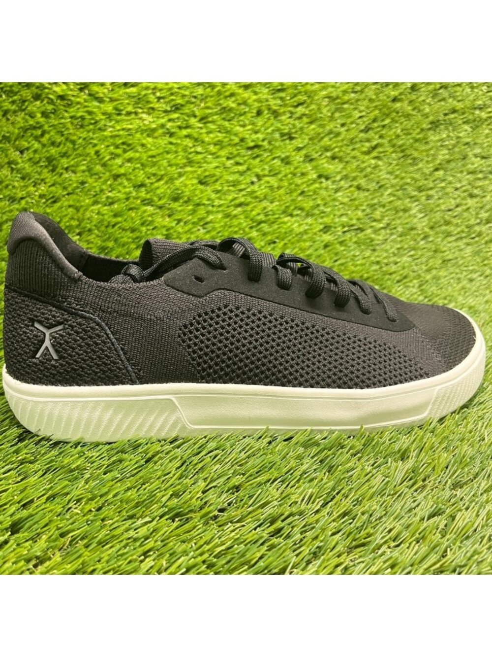 Flux Adapt Trainer Black Mens Size 9.5 Womens Size 11 Athletic Shoes Sneakers